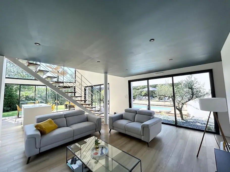 Villa Neuve Contemporaine Avec Piscine 富埃南