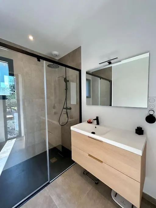 Villa Neuve Contemporaine Avec Piscine Fouesnant